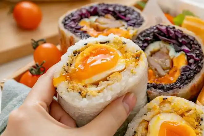 1人做过这道菜菜菜美食日记这饭团虽然叫"炸蛋",却没有油炸的元素.