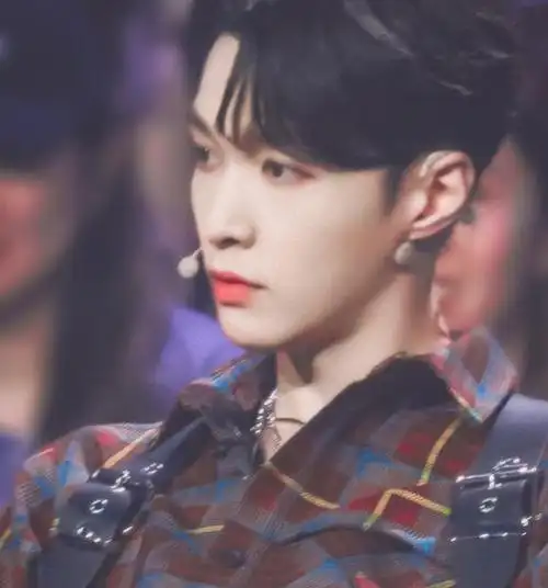 是张艺兴和李琪琪之间的恋情.