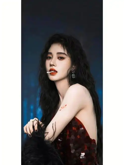 鞠婧祎吸血鬼造型