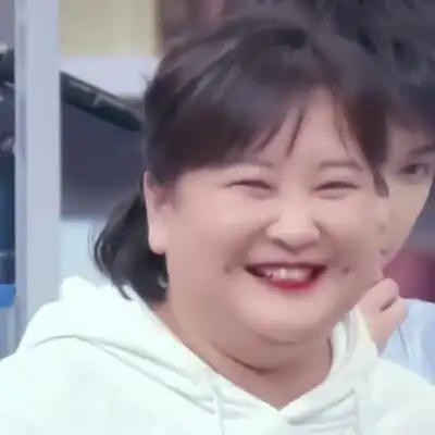 贾玲头像可爱的