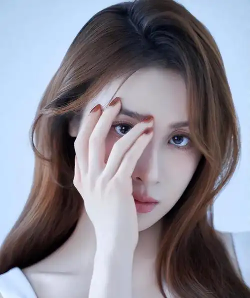 女演员长相很重要,《城中之城》30岁隆妮出场,才明白人间尤物