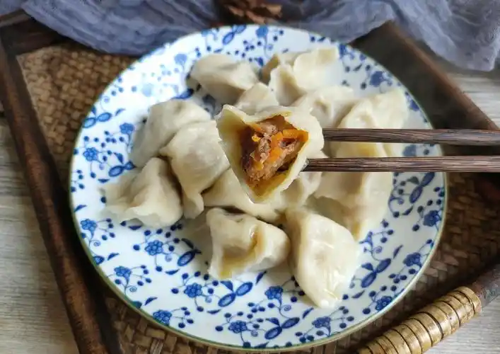 羊肉馅饺子怎么做才好吃?教你正确做法,流油流汁,鲜嫩无膻味