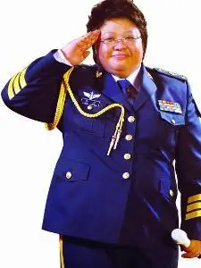 【封面写真】韩红军装照