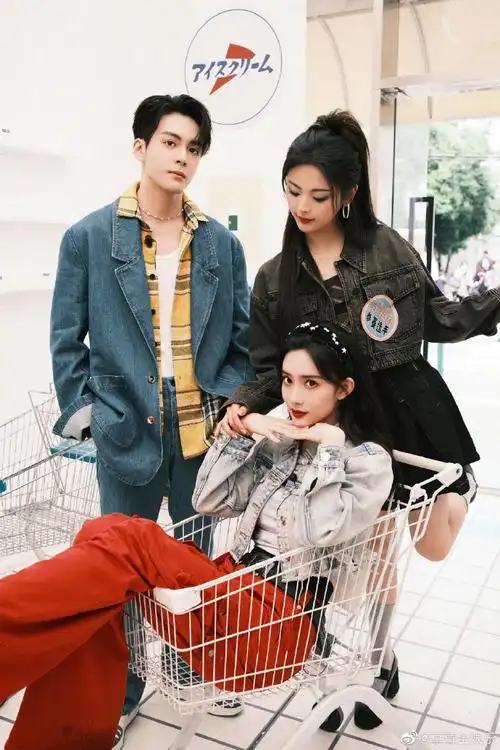 舜晞杨超越孟子义合照梦回说英雄谁是英雄##曾舜晞孟子义杨超越合照