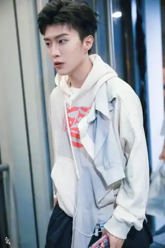 做自己就很酷范丞丞私服品鉴会持续更新