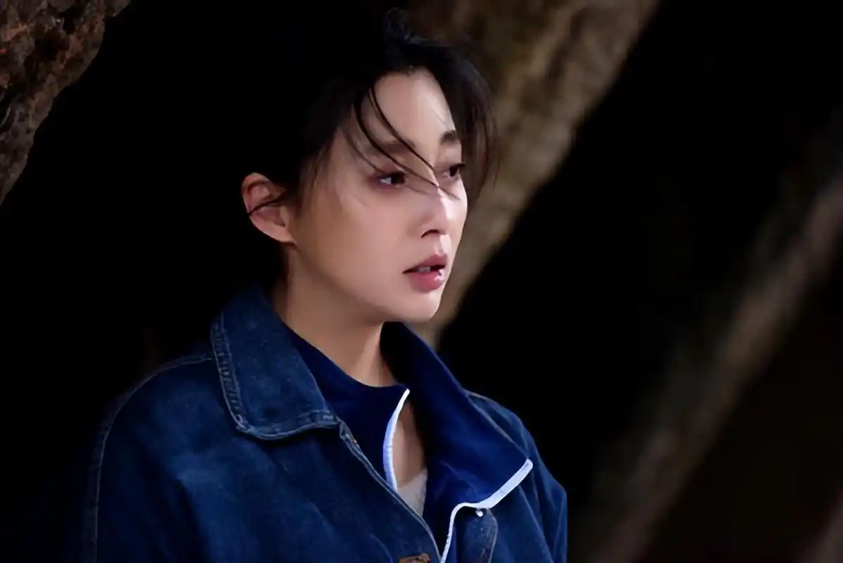 《鸡毛飞上天》:最美女人的单身之谜 《鸡毛飞上天》是一部经典之作