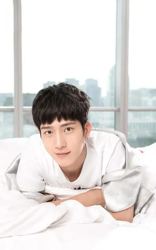 是过去那些种种磨炼与不公平待遇,成就了如今的井柏然!