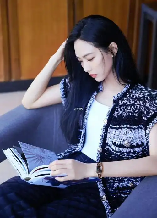 王霏霏香奈儿腕表