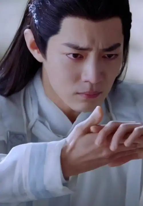 肖战真的好会哭一男的 时影哭的我心都碎了