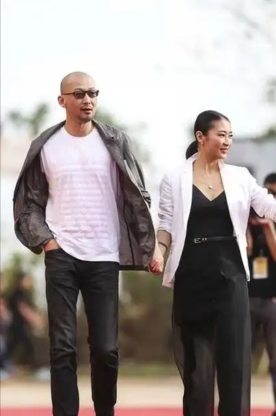 撬闺蜜男友装管虎贤妻隐忍二十年才撕下伪装谁说梁静错了