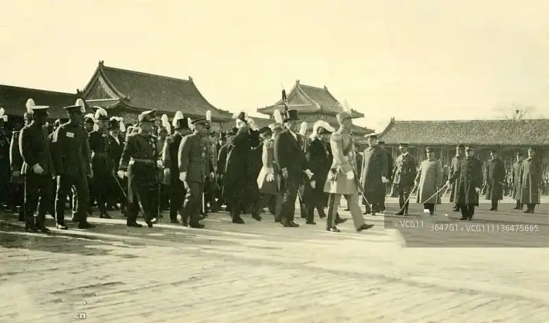 北洋时代的事袁世凯葬礼国丧规格张勋的辫子军行进在北京街上