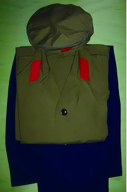 74式空军女夏服(裙服)1965年取消军衔制时,女军人就取消了裙服,到1974