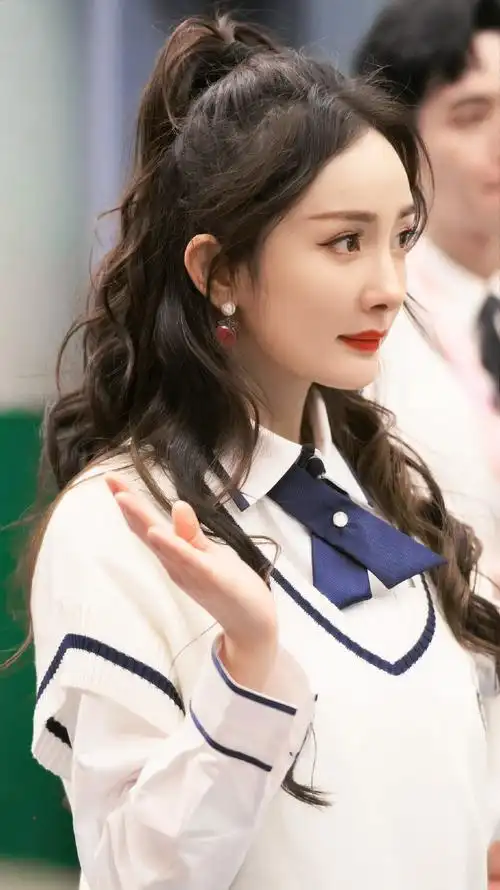 杨幂密逃4校服剧照