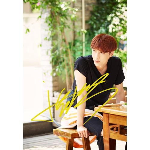 6寸张艺兴 亲笔签名照片新款热门宣传照签名183号