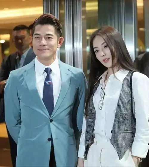 他和妻子的婚姻曾经也饱受争议,不但是年龄差的问题,更多的是:郭富城