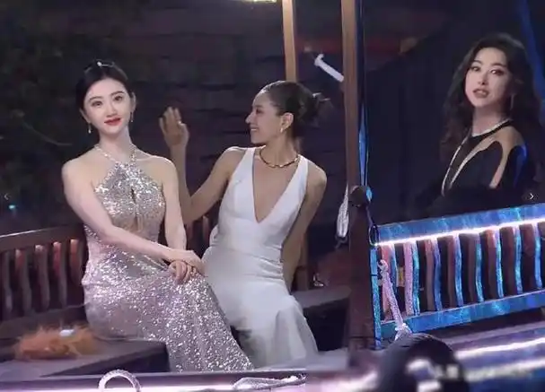 浙江这一夜,景甜发光,杨天真"发疯",杨幂杨紫的造型杀疯了