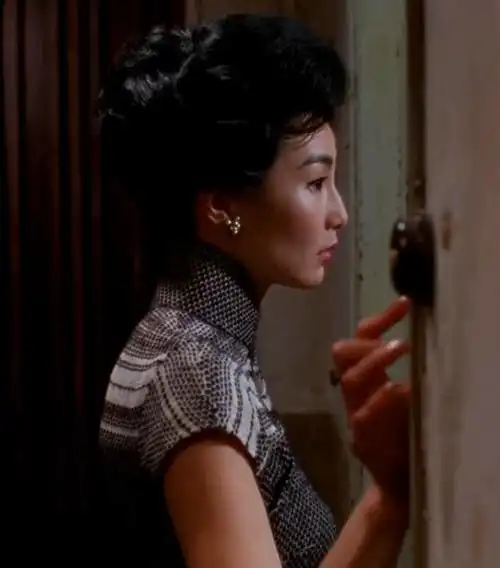 回头再看花样年华感受张曼玉的旗袍show