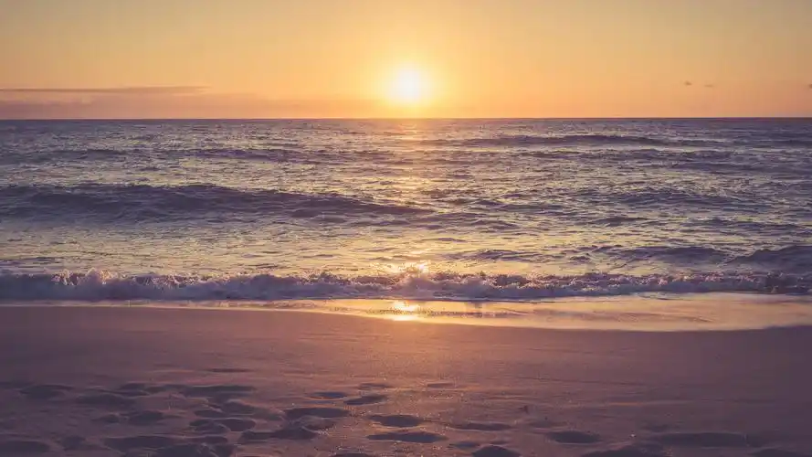 海滩黄昏日落风景图片电脑桌面壁纸下载