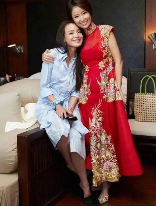 林心如刘涛舒淇同样是40几岁三人同框时差距简直一目了然