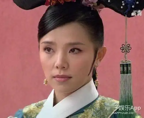 67导演丈夫去世后,她隐退_李佳璇