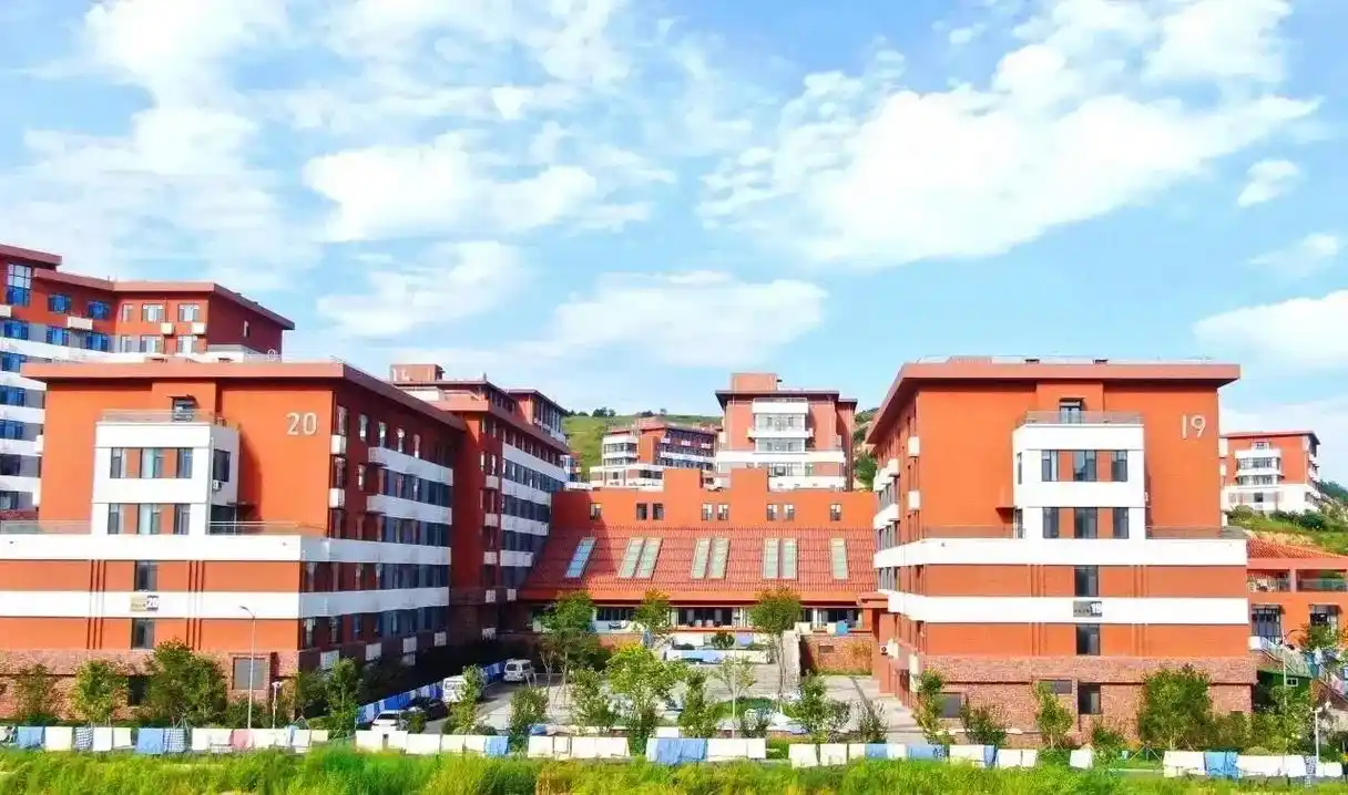 青岛黄海学院.【好消息】9月4日,学校精心打造的5000平方 - 抖音