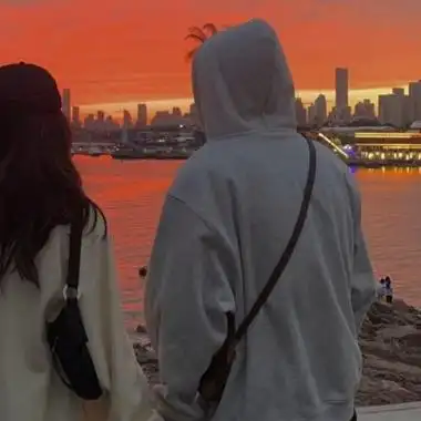 情头像情侣双人一人一张背影ins风