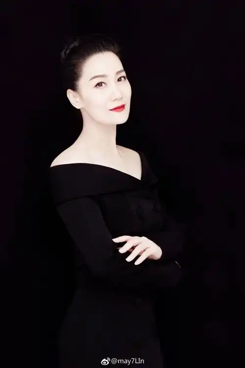 如何评价谭晶的长相