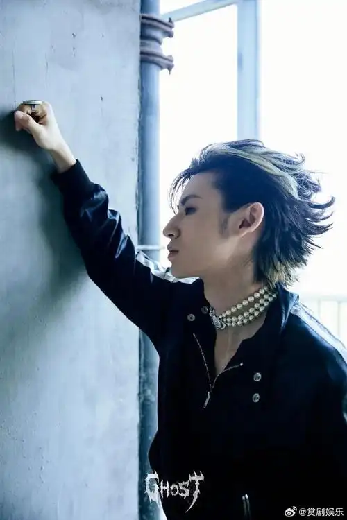 小鬼狼少年造型#第一眼感觉上去就是非常的霸气,狼少年造型很适合