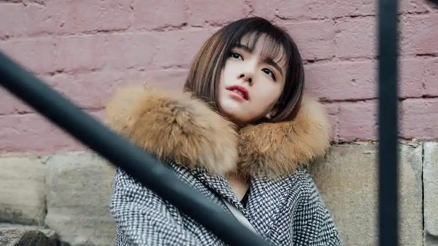 清纯文静美女高清桌面壁纸