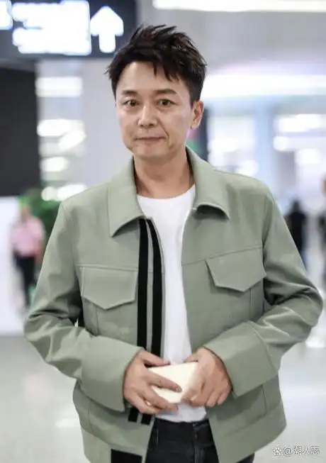 自从刘奕君新戏播出以后,中年男明星的成熟魅力再次推向了高潮,看