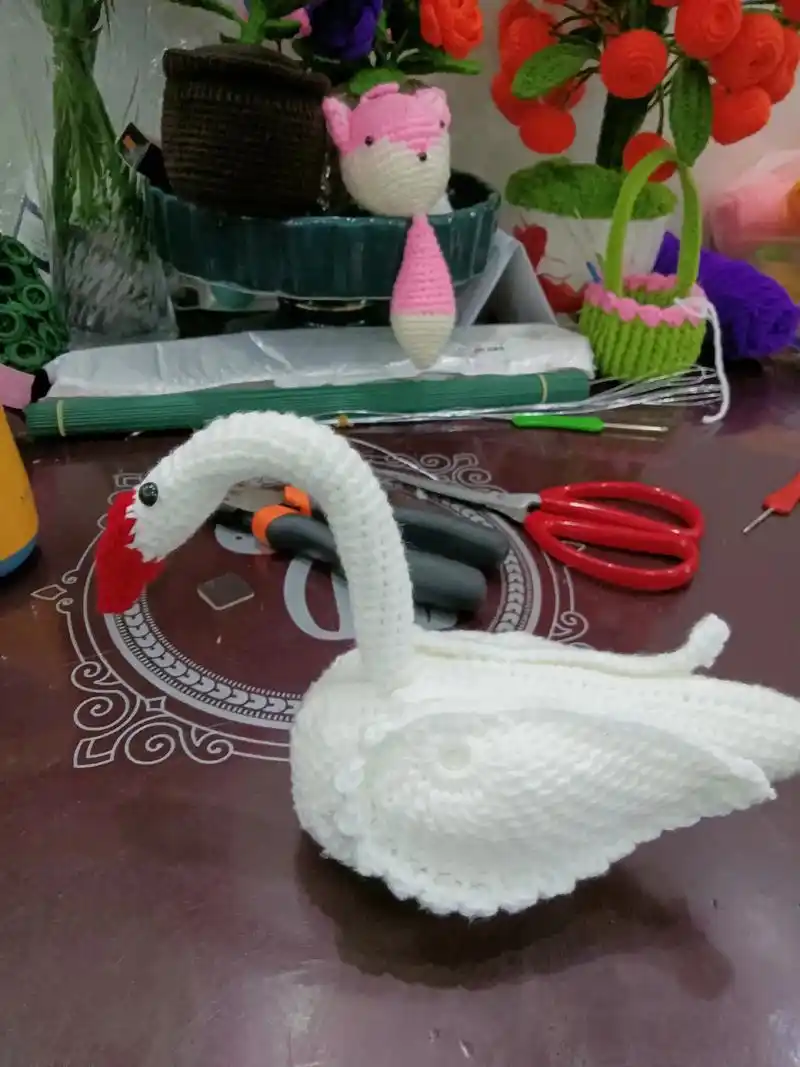 简单手工花朵制作 ,白天鹅好不好看.#愿世界平安你我无恙  - 抖音