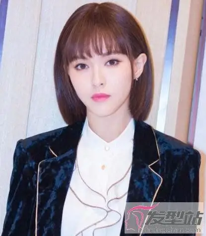 流行的女生短发发型短直发清爽简约又洒脱