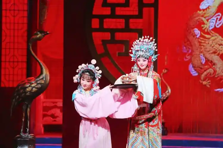 安庆黄梅戏艺术中心,看一场经典黄梅戏《女驸马》,让人沉浸其中