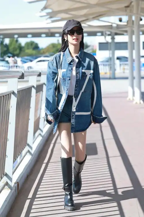 杨紫前往巴黎时装周