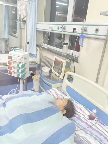 屯留县人民医院重症医学科-给患者冬日的温暖