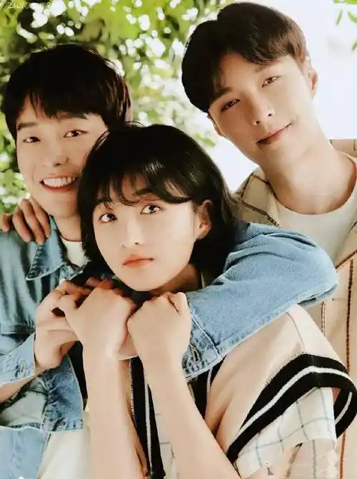 因为有张艺兴的加入,增添了很多乐趣,张艺兴,彭昱畅还有张子枫三人