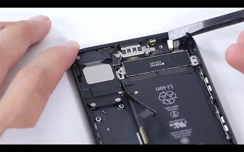 iphone 7做工怎么样好不好?苹果7拆机图解
