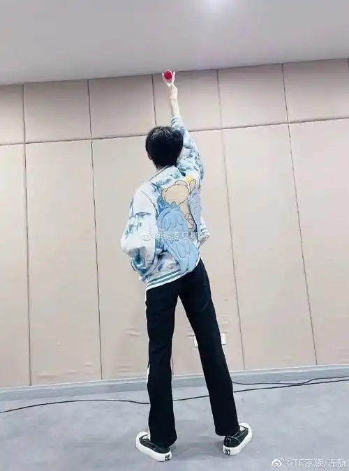 腾讯音乐榜#在线寻找满级粉丝,如何凭一张背影图找到自家爱豆?