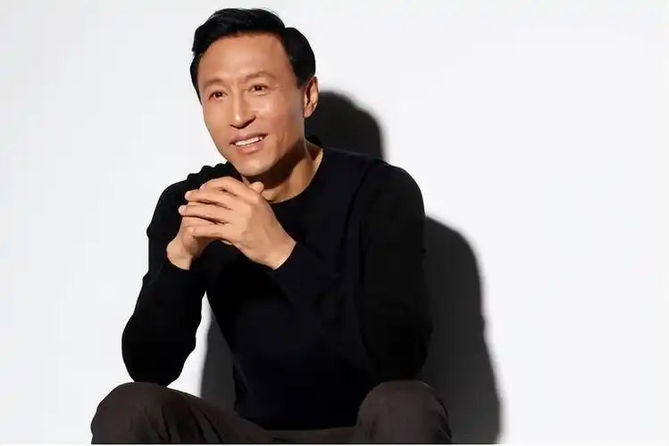 回顾王洛勇与丁宁一见钟情婚后闯美国16年感恩妻子照顾家庭