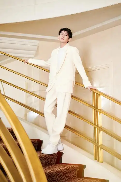 王源最新活动状态佳,生图一样能打!