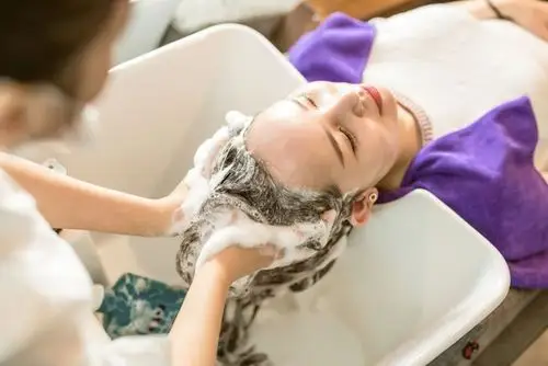 头发日常护理地雷1: 有头臭, 与马虎清洁头皮有关