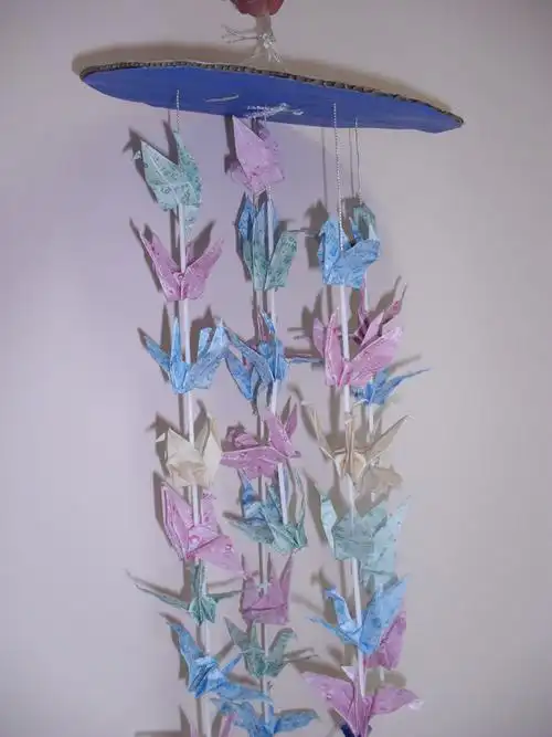 作品名称:瓶儿响叮当 制                作品名称:千纸鹤风铃 制