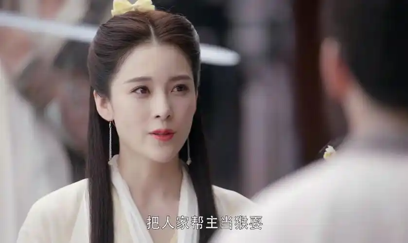 《神雕侠侣》中的程英,赵韩樱子演的黄衫女从天而降,超凡脱俗!