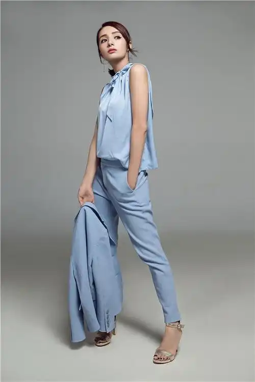 组图:麦迪娜最新写真曝光