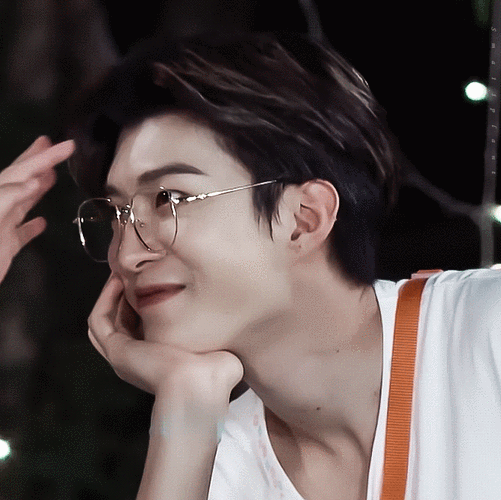 范丞丞这笑容好蛊啊