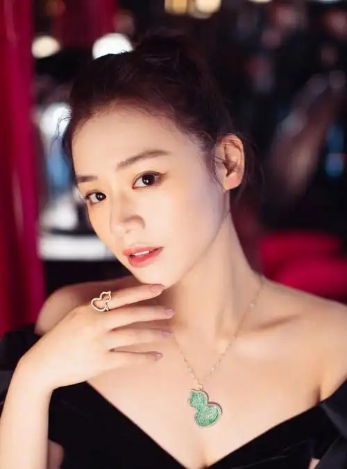 微胖的马思纯美照,小姐姐笑的真好看!