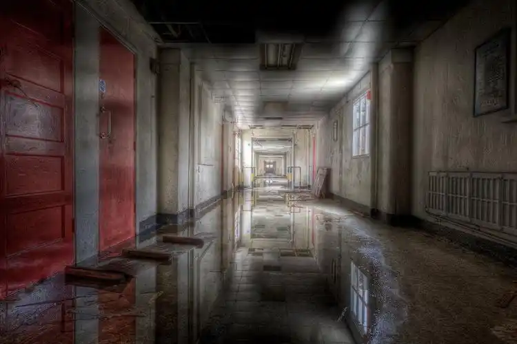 胆小勿进实拍世界各地废弃的停尸房