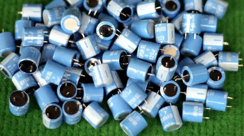 拆机小型电解电容器7v以下