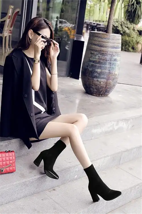 秋冬欧美尖头超高跟短靴女黑色显瘦粗跟百搭及裸靴绒面后拉链女鞋