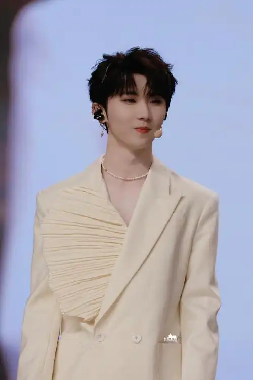 马嘉祺叁重楼暨出道四周年演唱会